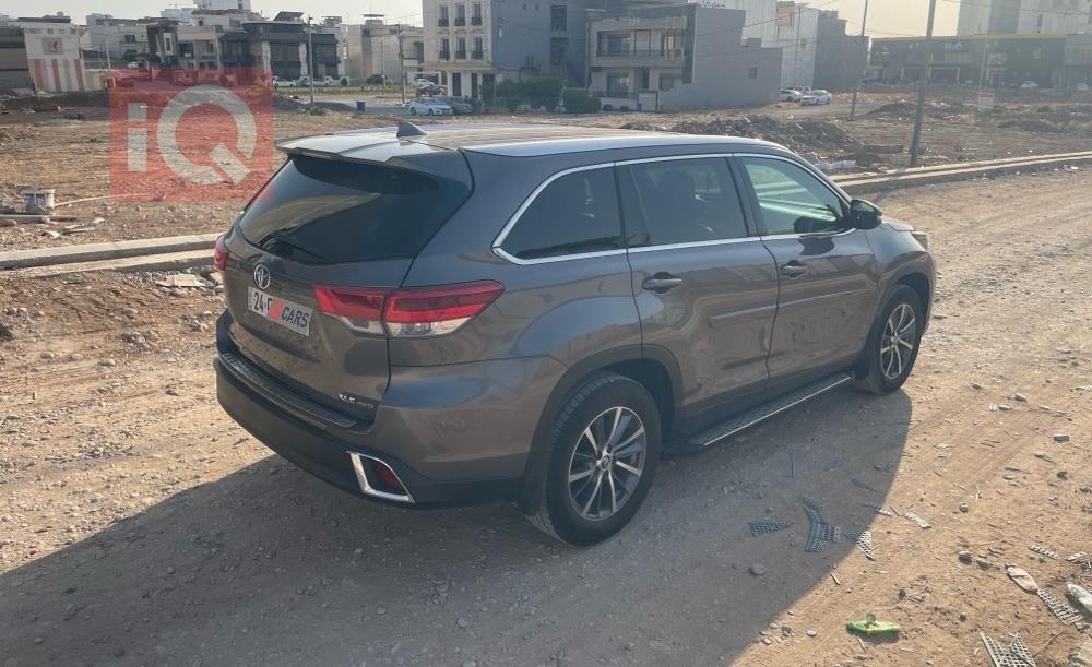 تۆیۆتا هایلاندەر